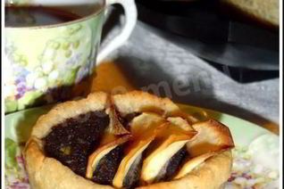 Пирожное с маково-яблочной начинкой