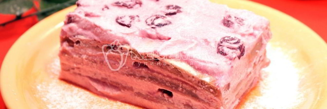 Пирожное с вишней