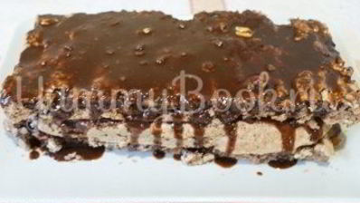 пирожные шоколадное безе с орехами
