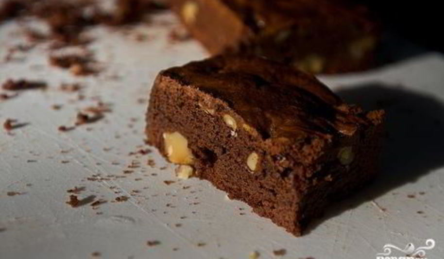 Рецепт шоколадных пирожных с грецкими орехами