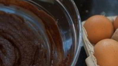 шоколадные пирожные с грецкими орехами