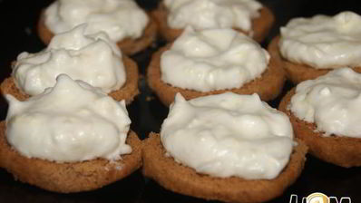 шоколадные пирожные с кремом