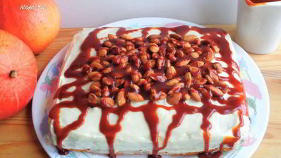 тыквенные пирожные с миндалем и соленой карамелью