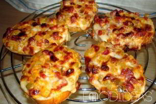 Мини-пицца из булочек