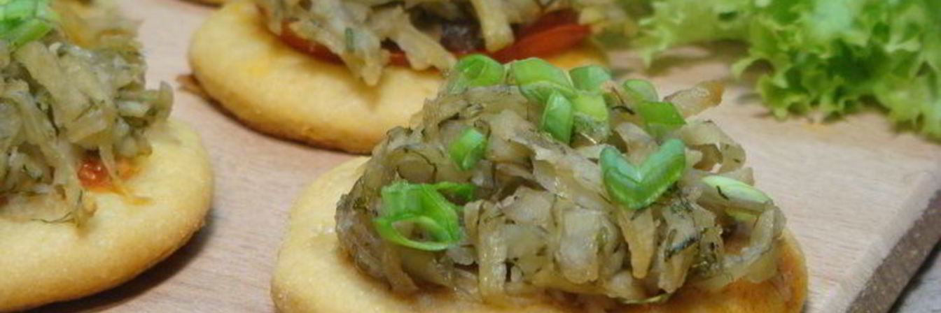 Мини-пиццы с картофельными шапочками