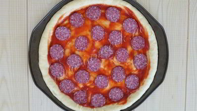 пицца пепперони с жаренной моцареллой