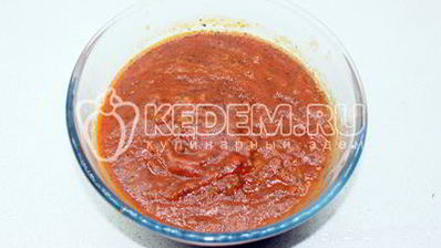 пицца с колбасой и грибами