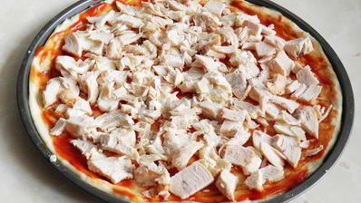 пицца с курицей и ананасами