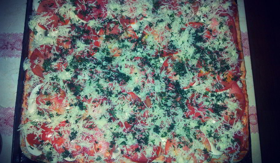 Рецепт пиццы с шампиньонами, помидорами и укропом