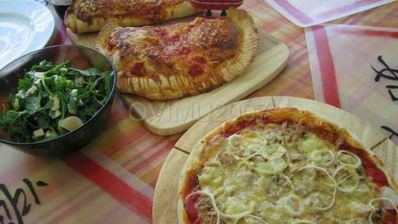 пицца с тунцом и ветчиной