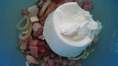 пицца с тунцом и ветчиной