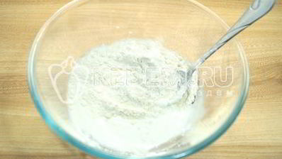 тонкая пицца с моцареллой