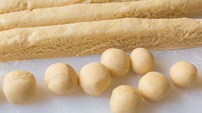 простые пончики на сгущенке