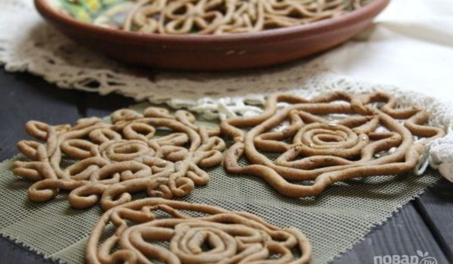 Рецепт тетеров с медом — кружевных медовых пряников