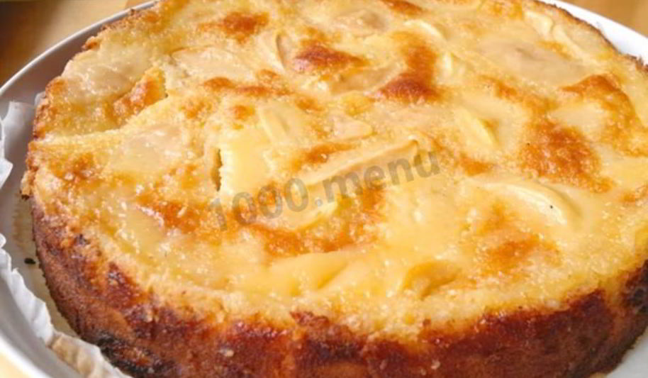 Рецепт шарлотки на молоке с яблоками