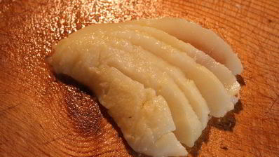 шарлотка с грушами и орехами