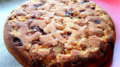 шарлотка с нектаринами