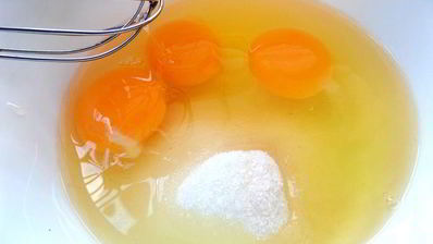 шарлотка с нектаринами