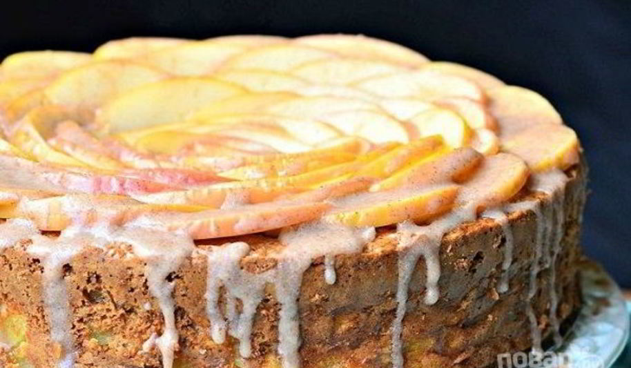 Рецепт шарлотки с яблоками и глазурью