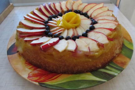 Шарлотка с яблоками и грушами