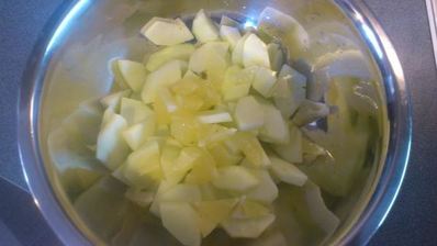 шарлотка с яблоками и лимонами