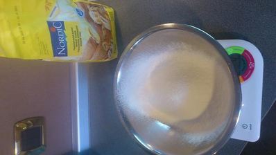 шарлотка с яблоками и лимонами