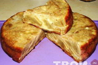 Шарлотка с яблоками и с творогом