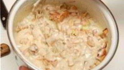 шарлотка с замороженными яблоками