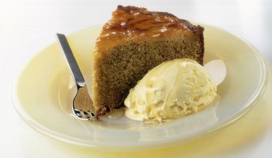 Рецепт яблочной шарлотки с медом и корицей