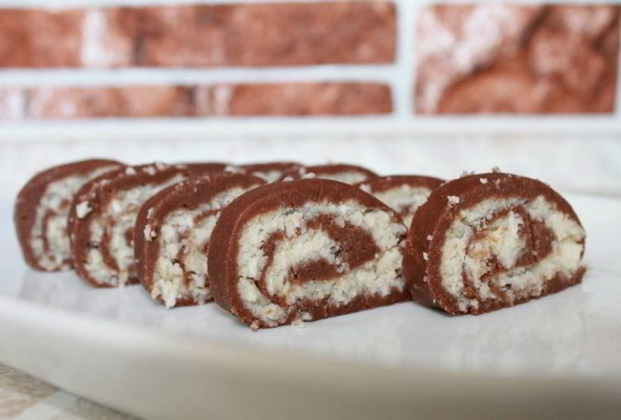 Шоколадно-кокосовый рулет