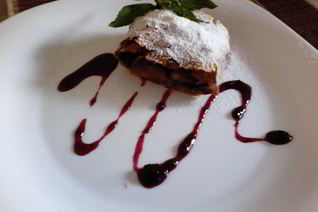 Постный яблочный штрудель