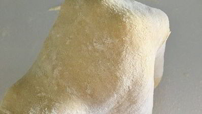 штрудель с лососем, фасолью и рикоттой