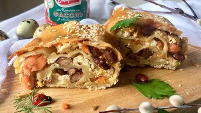 штрудель с лососем, фасолью и рикоттой