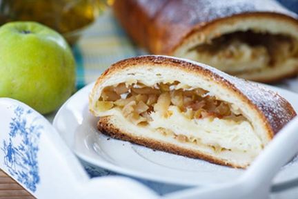 Штрудель с яблоками
