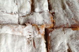 Яблочный штрудель с орехами