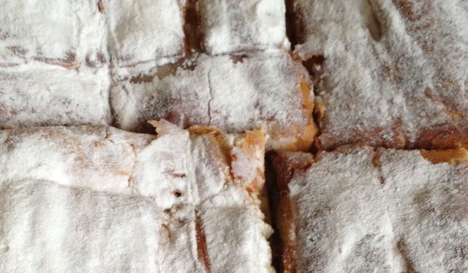 Рецепт яблочного штруделя с орехами