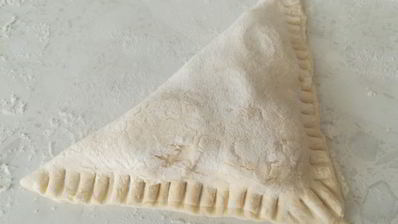 слоеные конвертики с бананово-шоколадной начинкой