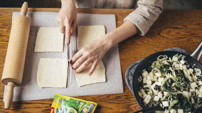 слойки с фетой и шпинатом