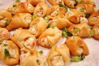 Слойки с крабовыми палочками