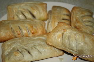 Слойки с мясной начинкой