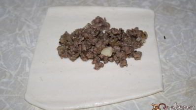 слойки с мясной начинкой