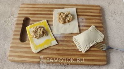 слойки с орехами