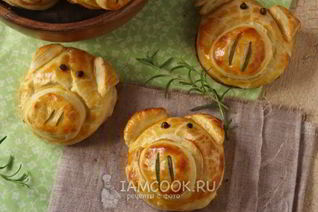 Слойки с сыром из готового слоеного теста