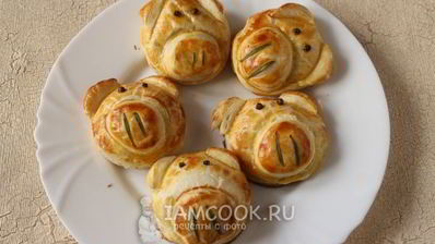 слойки с сыром из готового слоеного теста