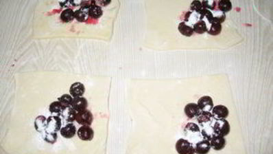 слойки с вишней