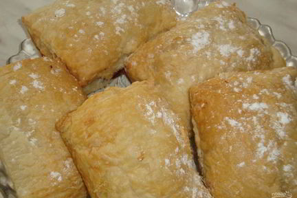 Слойки с яблоками из слоеного теста