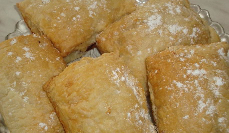 Рецепт слоек с яблоками из слоеного теста