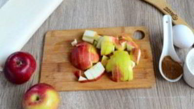 сочные слойки с яблоками