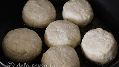 пышные сырники на сковороде