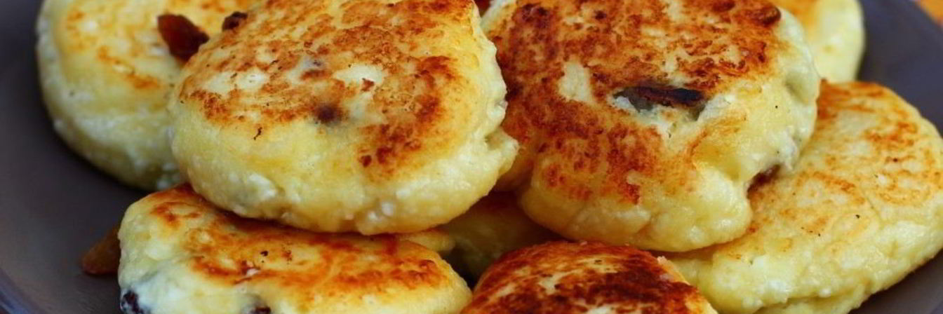 Сырники из творога с изюмом